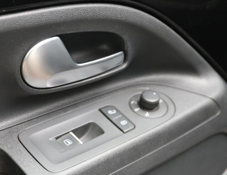 Volkswagen up! Hatchback 999,0 44 kw
