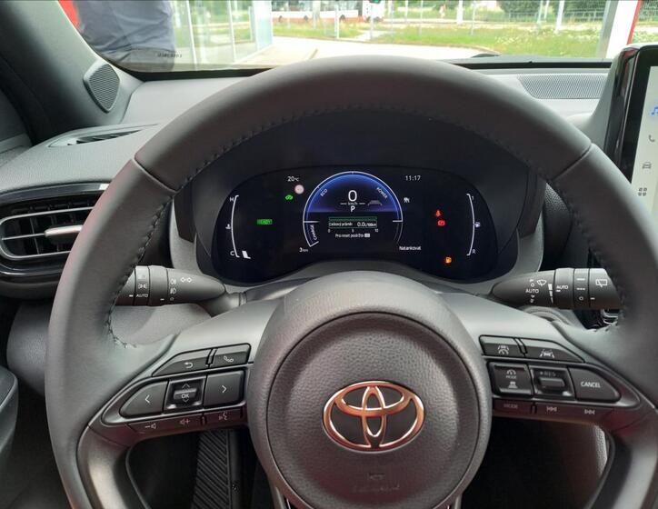 Toyota Yaris Cross 15