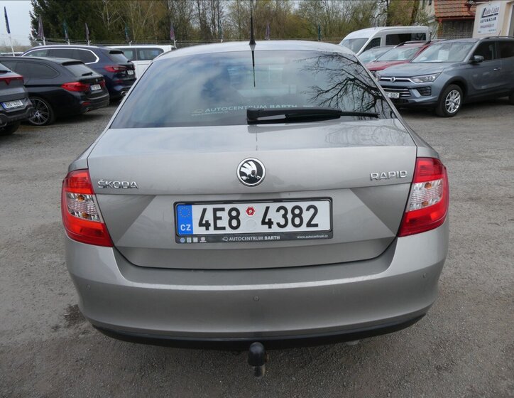 Škoda Rapid Sedan / Limuzína 1,2 l 77 kw