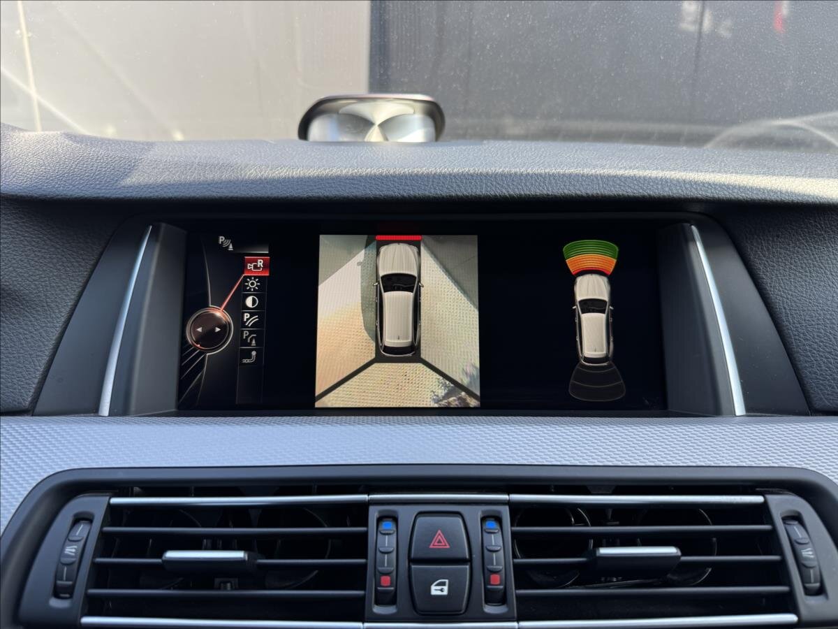 BMW Řada 5 Kombi 3,0 l 230 kw