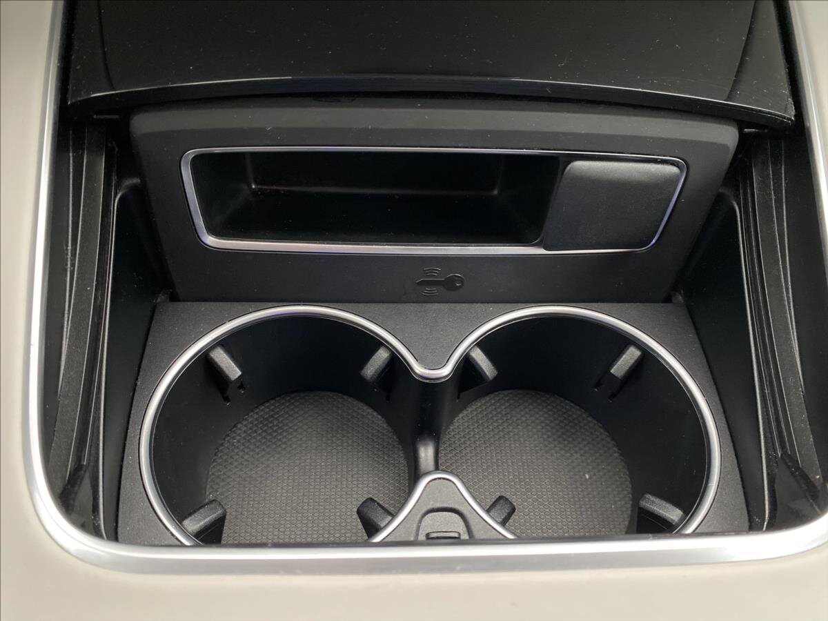 Mercedes-Benz Třídy S Kupé 4,0 l 450 kw