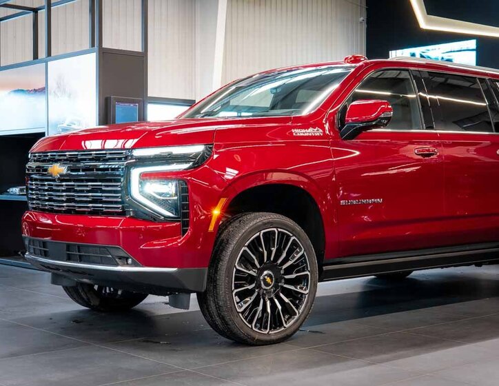 Chevrolet Suburban SUV 6,2 l 313 kw