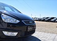 Ford Galaxy 13