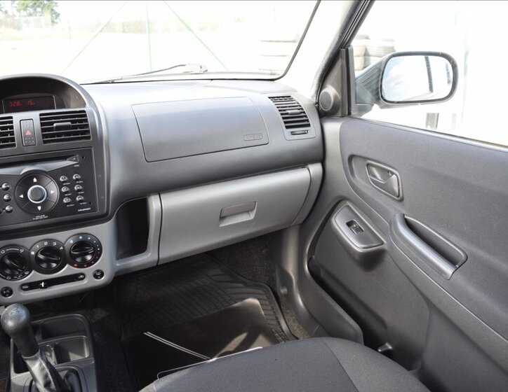 Subaru Justy Hatchback 1,3 l 66 kw