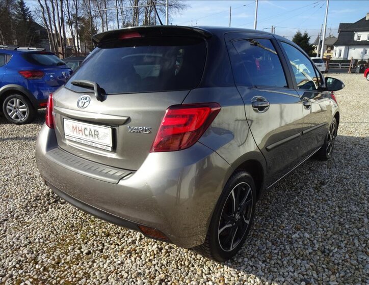 Toyota Yaris Kombi 1,3 l 73 kw