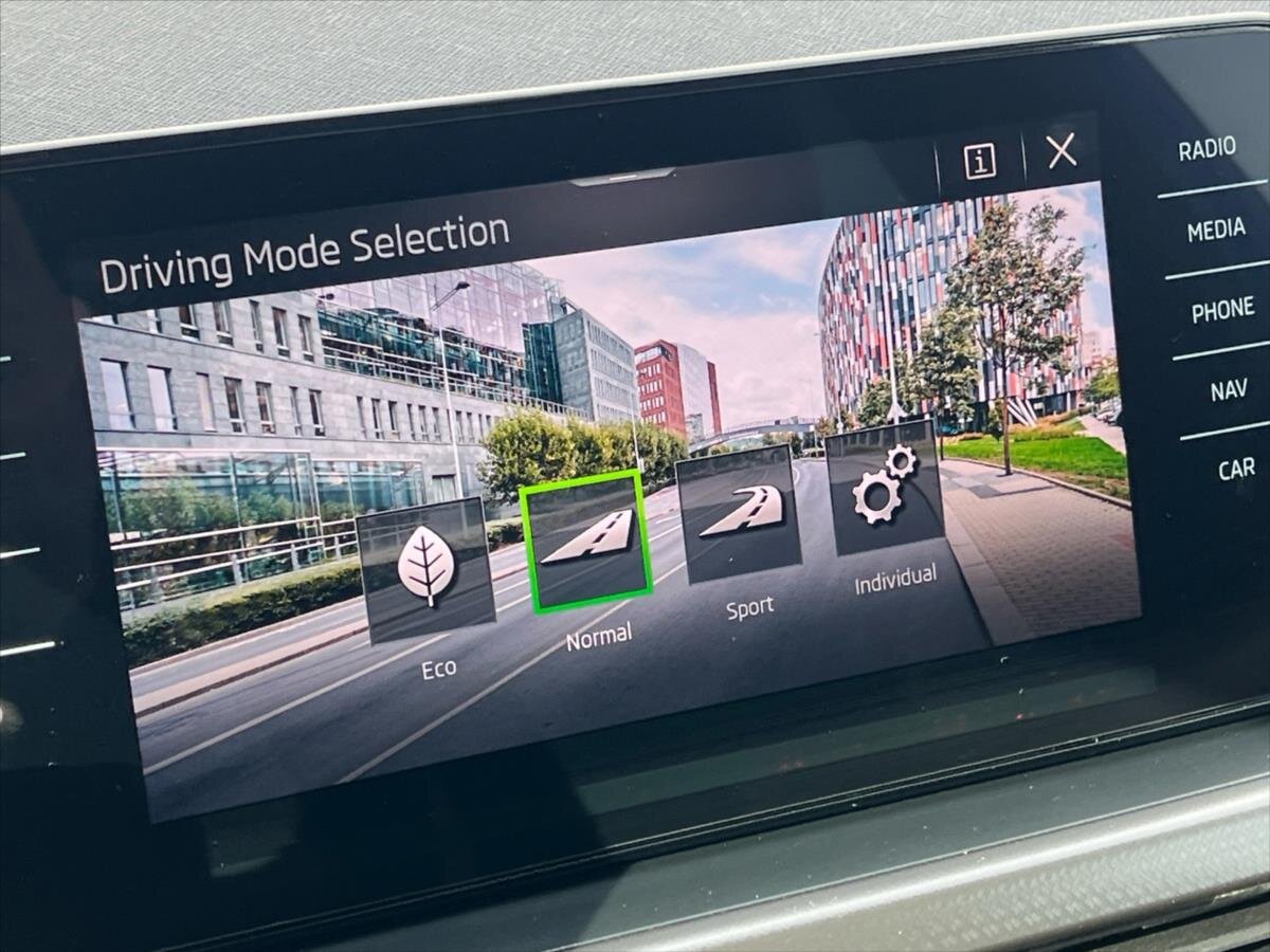 Škoda Scala Hatchback 1,5 l 110 kw