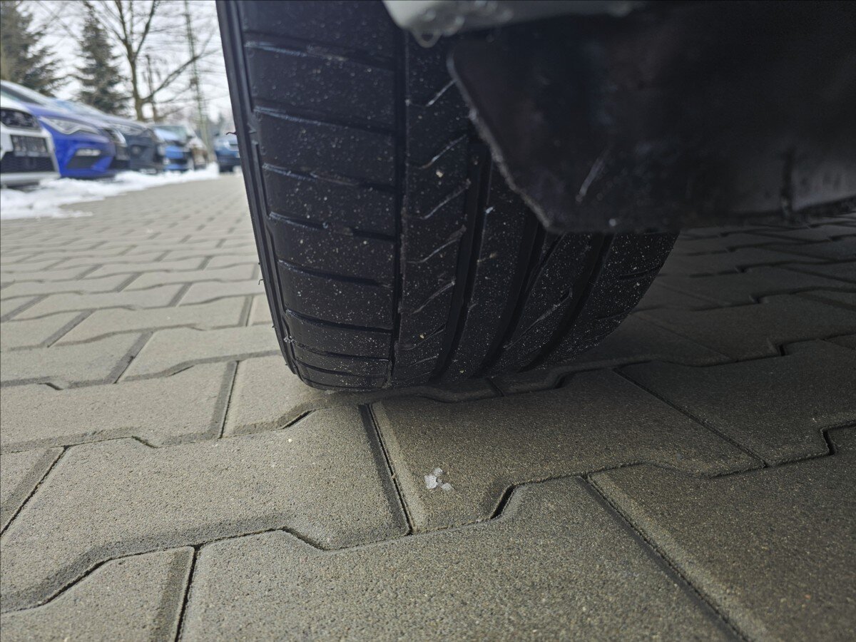 Škoda Rapid Hatchback 999,0 70 kw