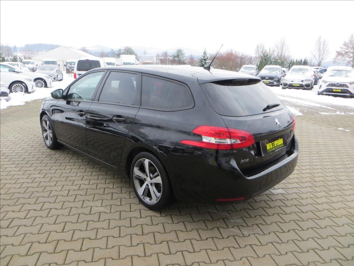 Peugeot 308 Kombi 1,2 l 96 kw