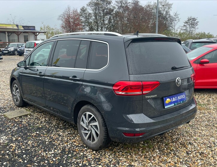 Volkswagen Touran 4