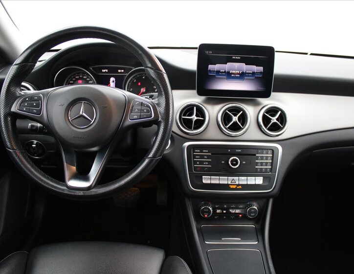 Mercedes-Benz CLA Kombi 2,1 l 100 kw