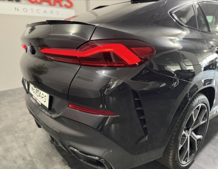 BMW X6 Sedan / Limuzína 3,0 l 250 kw