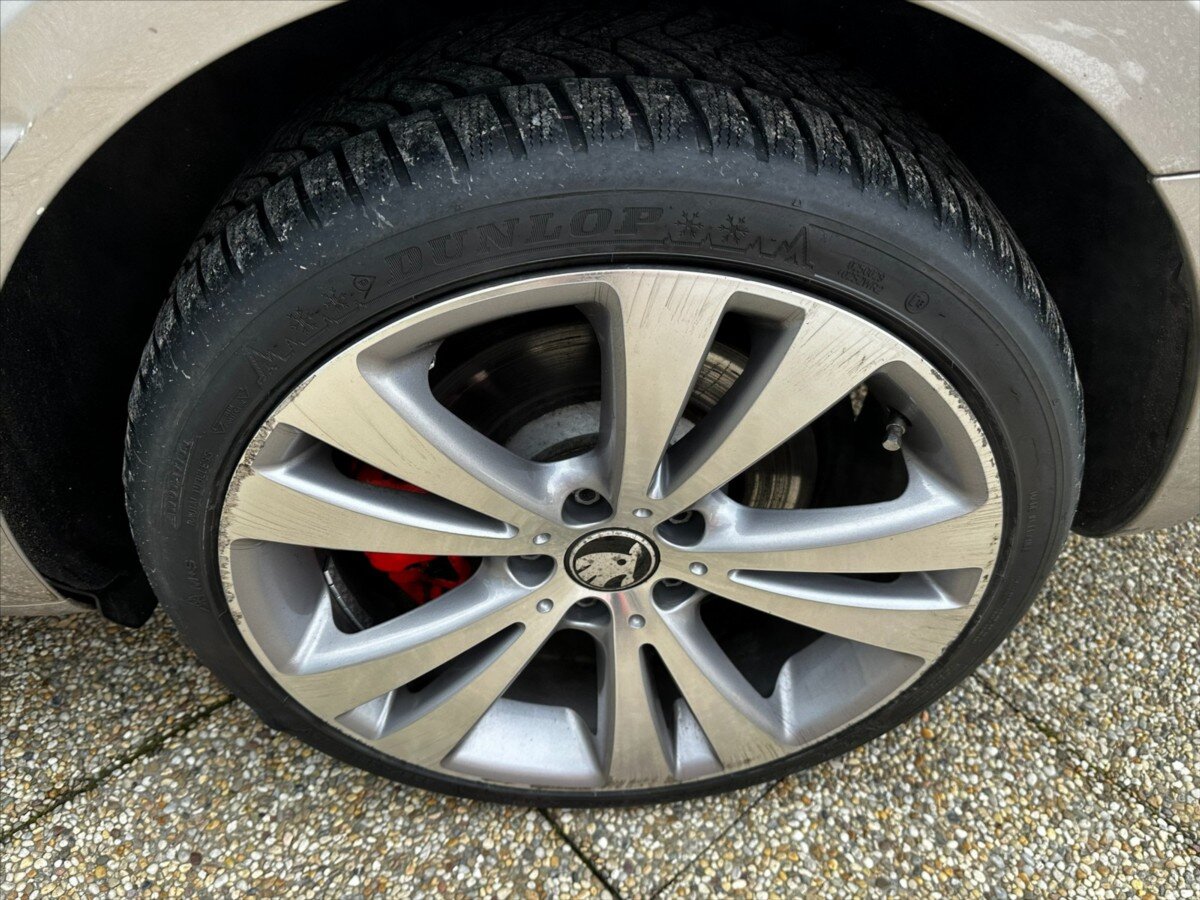 Škoda Superb Kombi 3,6 l 191 kw