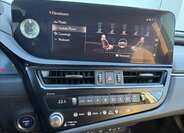 Lexus ES 300h Sedan / Limuzína 2,5 l 131 kw