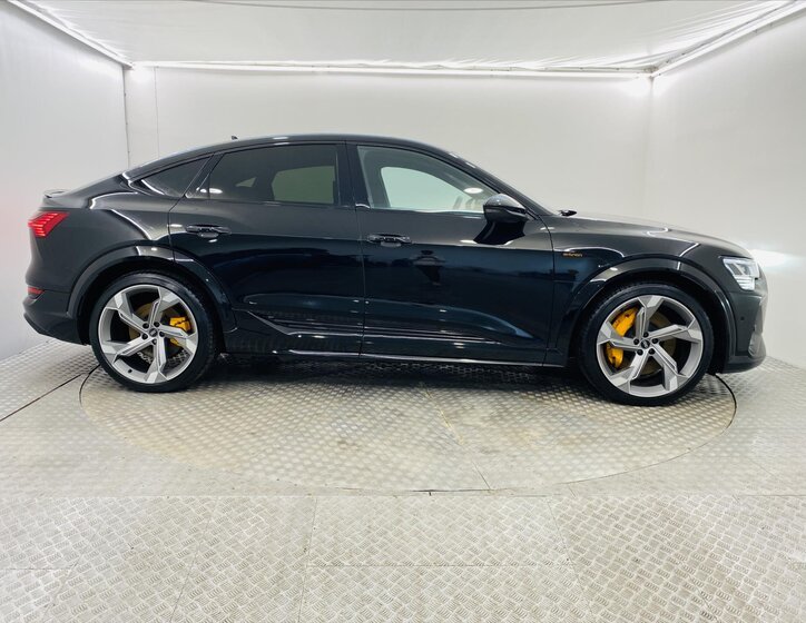 Audi e-tron SUV 0,0 370 kw