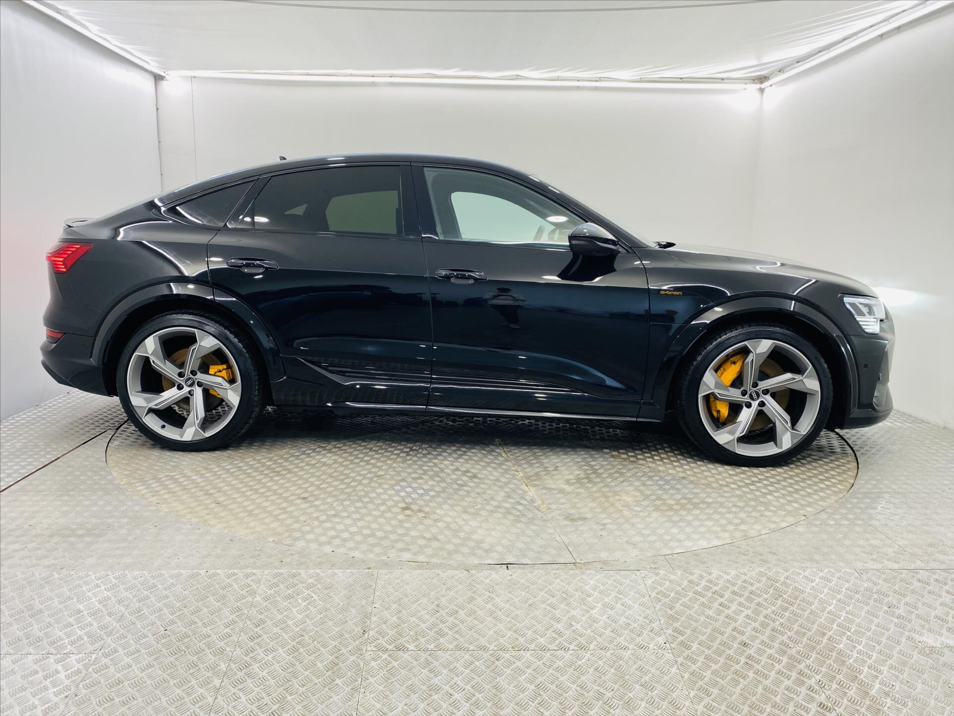 Audi e-tron SUV 0,0 370 kw