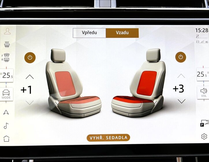 Land Rover Range Rover Velar SUV / Terénní 2,0 l 150 kw