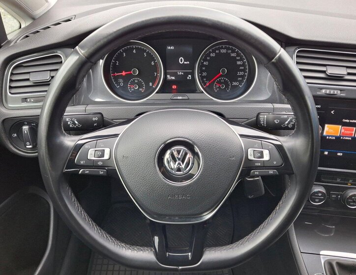 Volkswagen Golf Hatchback 1,5 l 96 kw