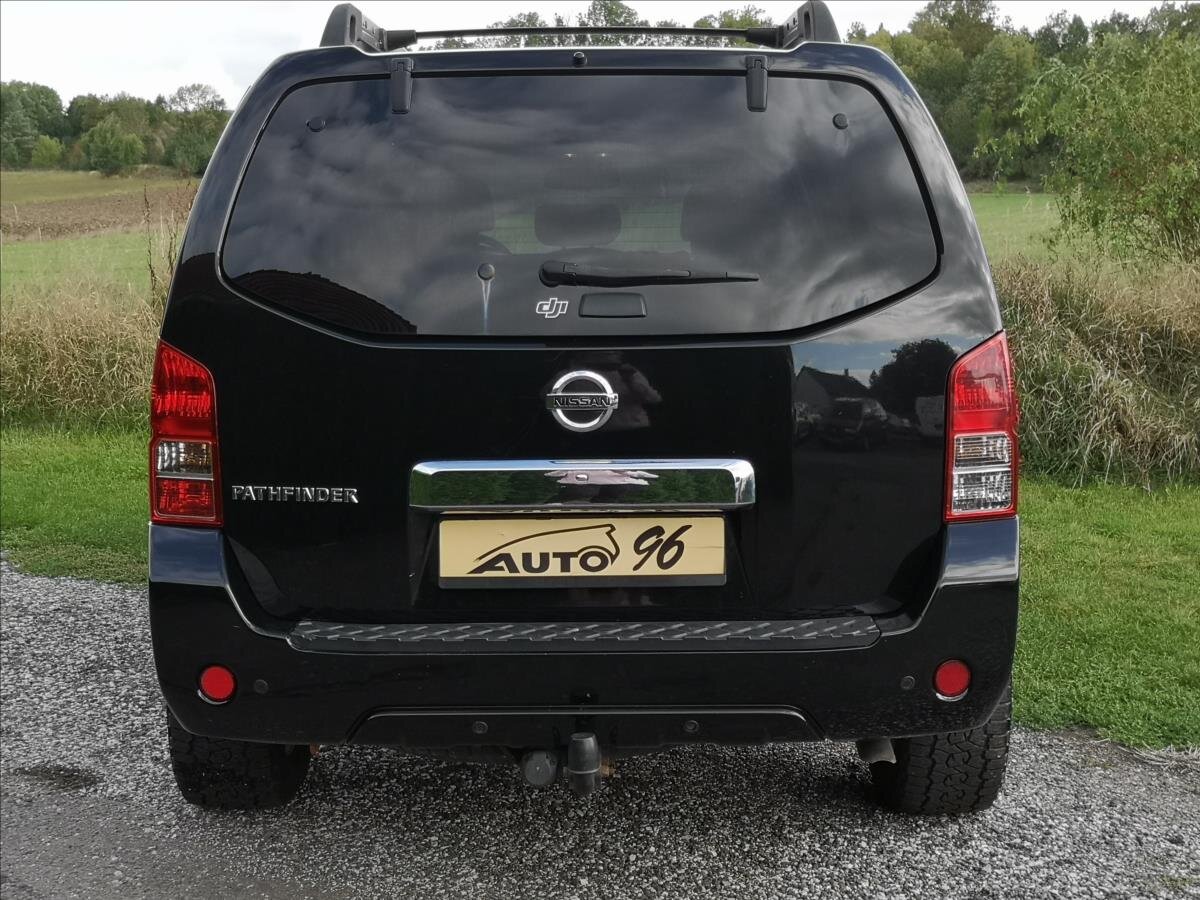 Nissan Pathfinder Kombi 2,5 l 140 kw