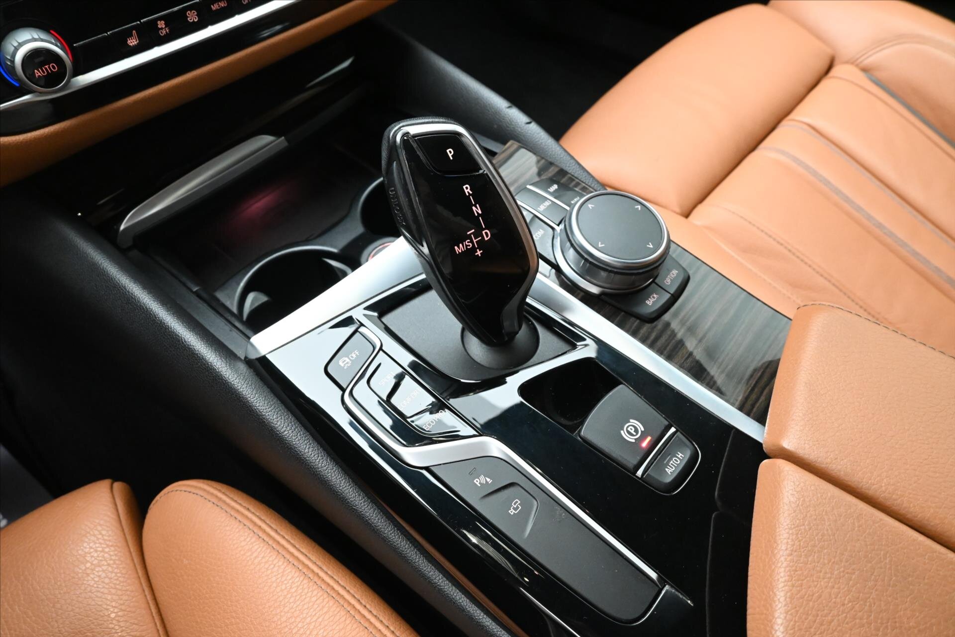 BMW Řada 5 Kombi 3,0 l 195 kw