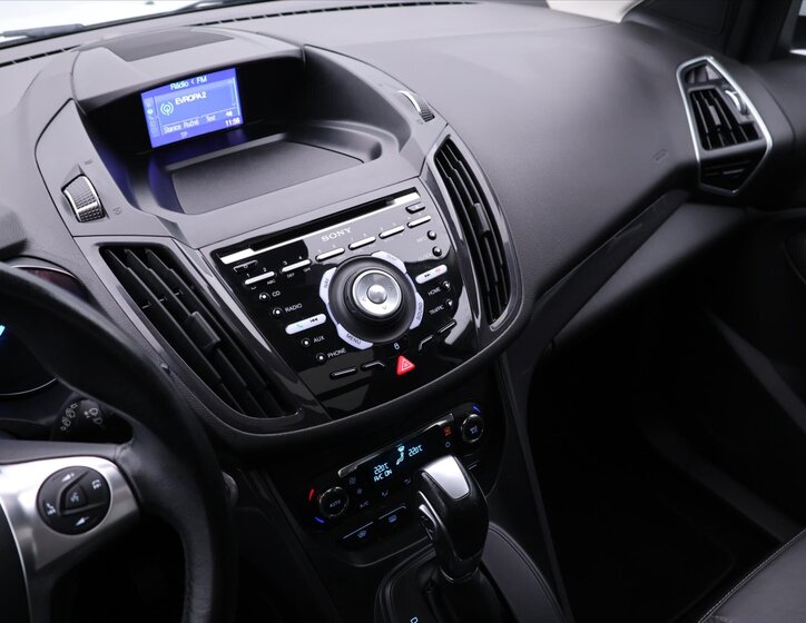 Ford Kuga SUV / Terénní 2,0 l 120 kw