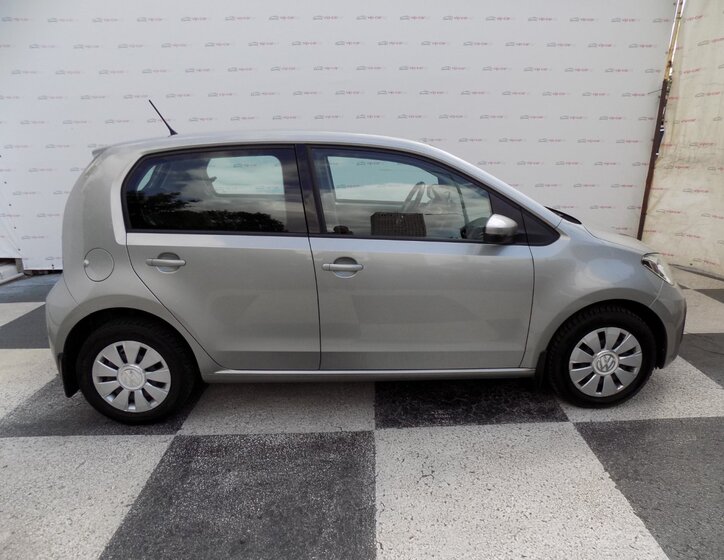 Volkswagen up! 6