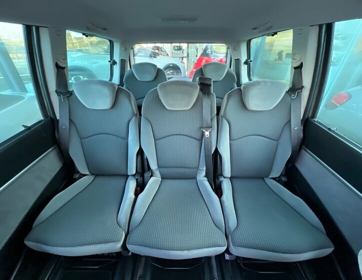 Peugeot 807 MPV 2,0 l 120 kw