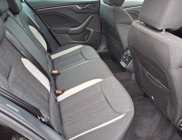 Škoda Kamiq SUV 999,0 85 kw