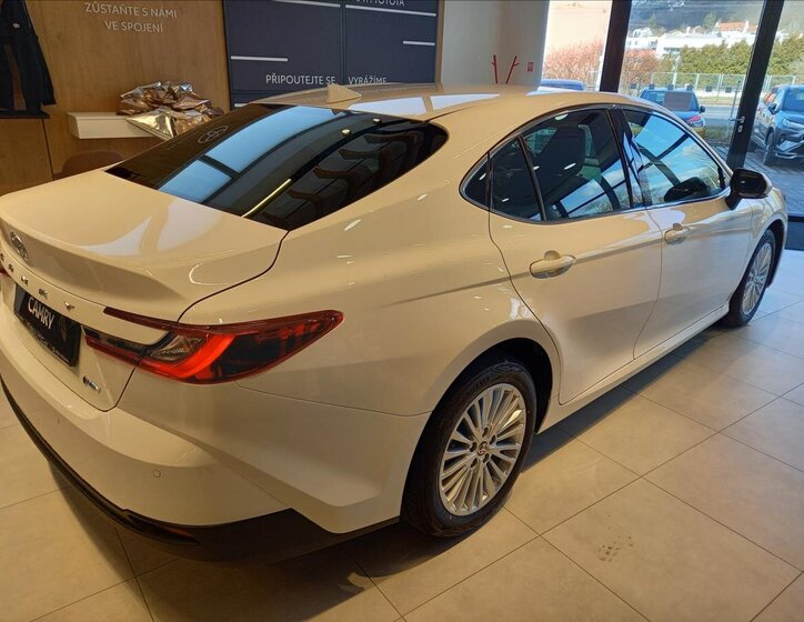 Toyota Camry Sedan 2,5 l 169 kw