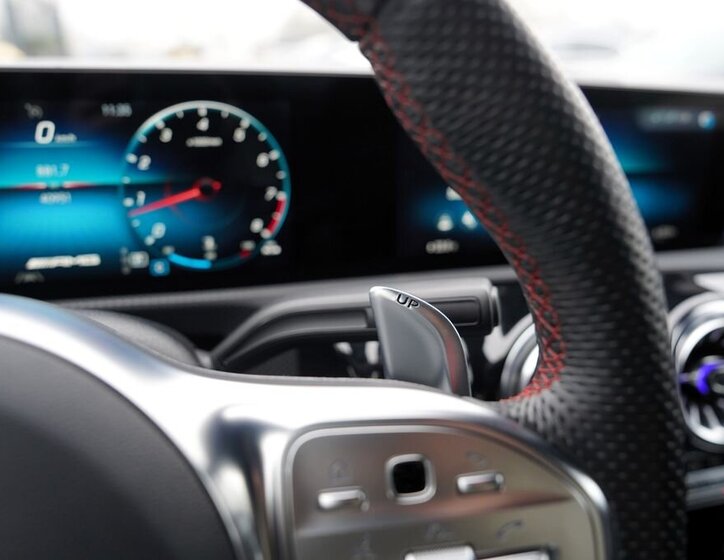 Mercedes-Benz CLA Sedan 2,0 l 340 kw