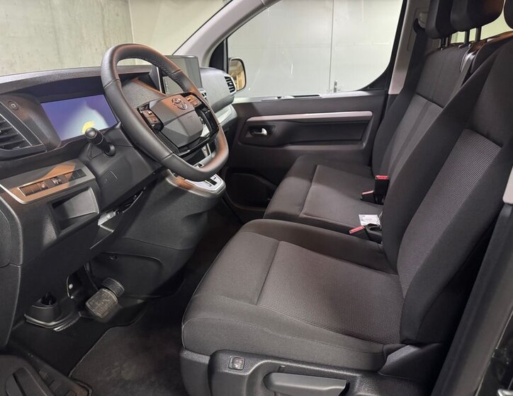 Toyota ProAce Verso 9