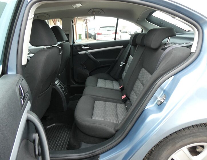 Škoda Octavia Sedan / Limuzína 1,6 l 75 kw