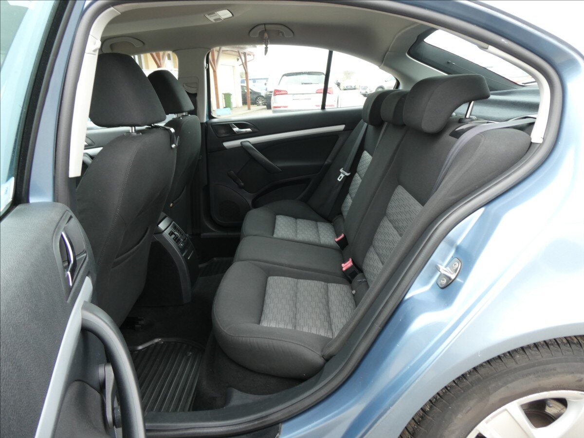 Škoda Octavia Sedan / Limuzína 1,6 l 75 kw