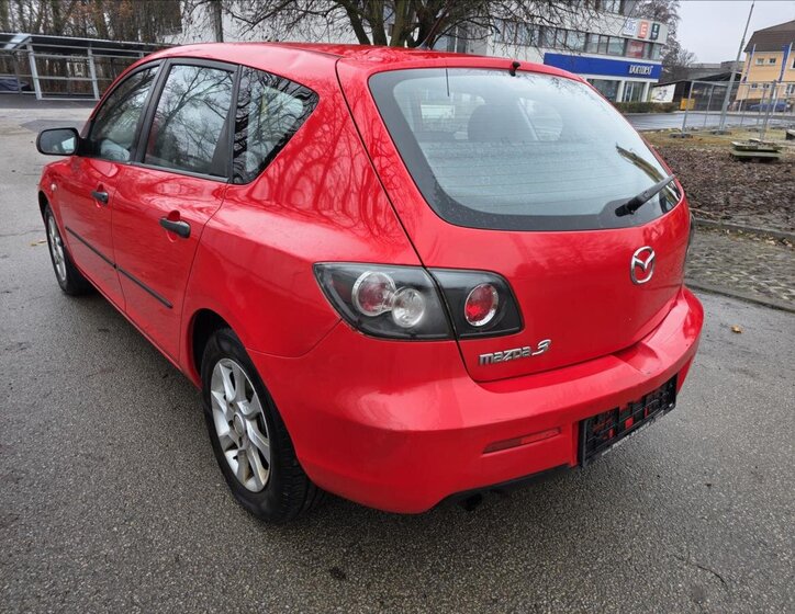 Mazda 3 4