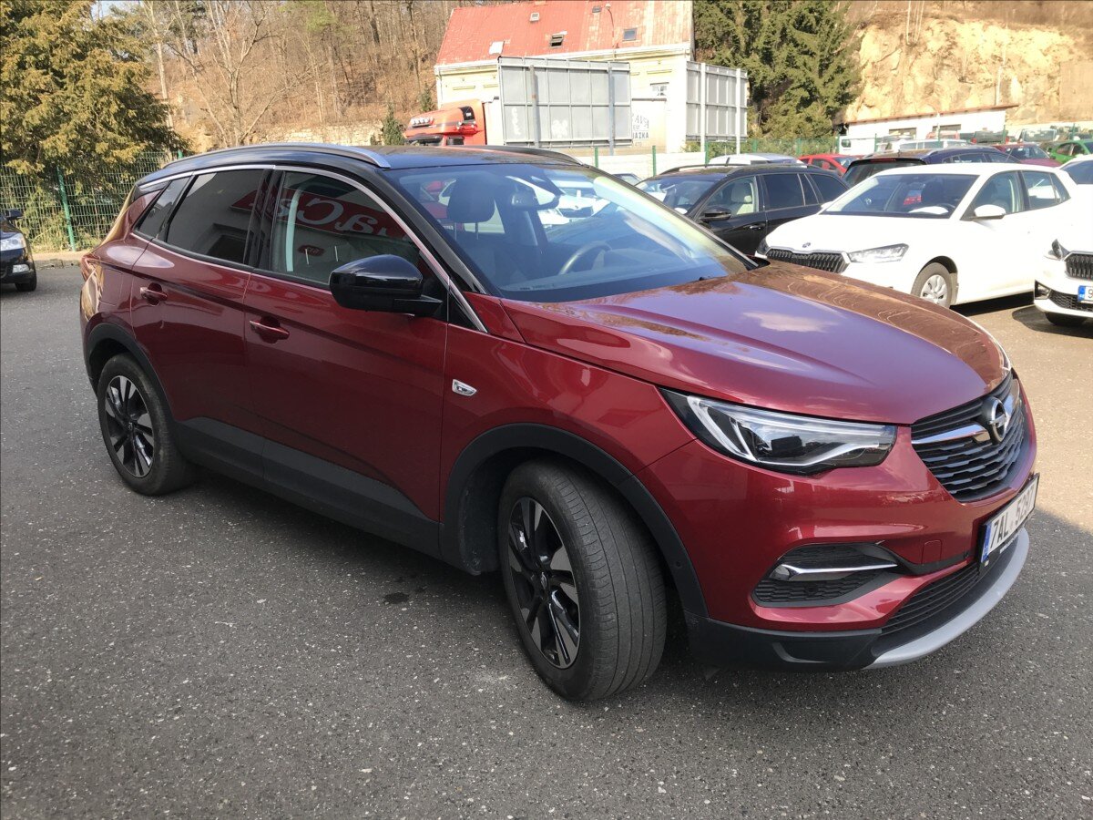 Opel Grandland X SUV / Terénní 1,2 l 96 kw