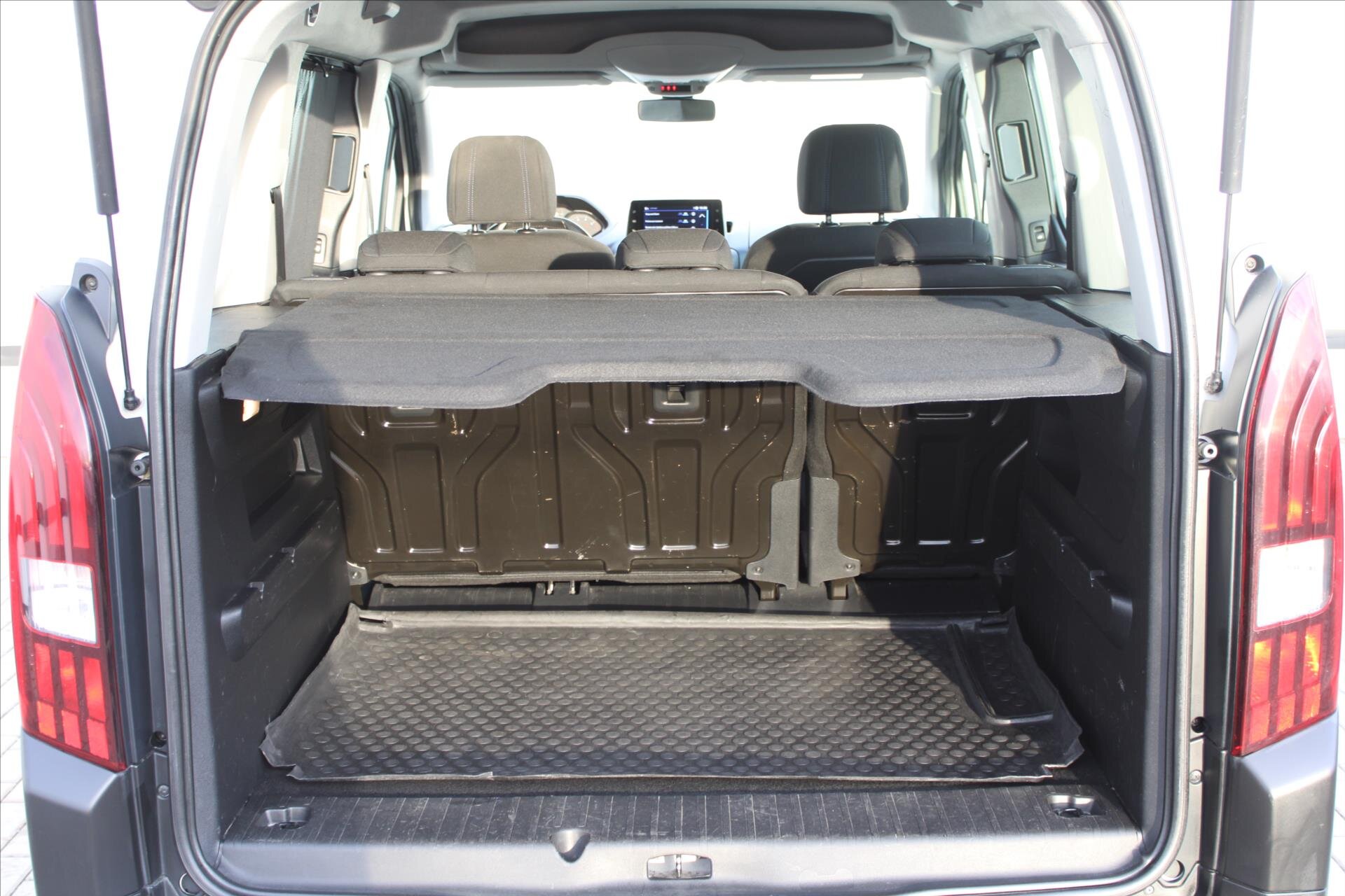 Peugeot Rifter MPV 1,5 l 96 kw