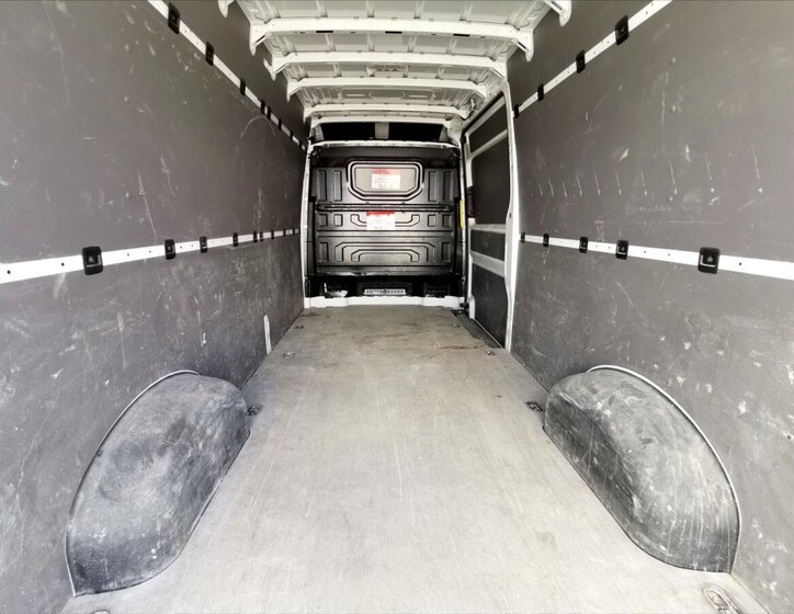 Volkswagen Crafter 16