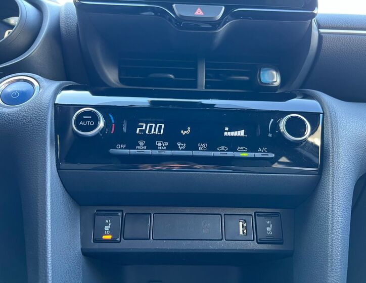 Toyota Yaris Cross 12