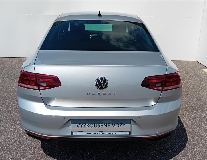 Volkswagen Passat Sedan / Limuzína 1,5 l 110 kw