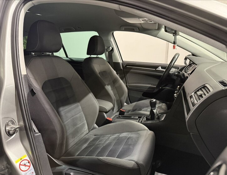 Volkswagen Golf Kombi 2,0 l 110 kw