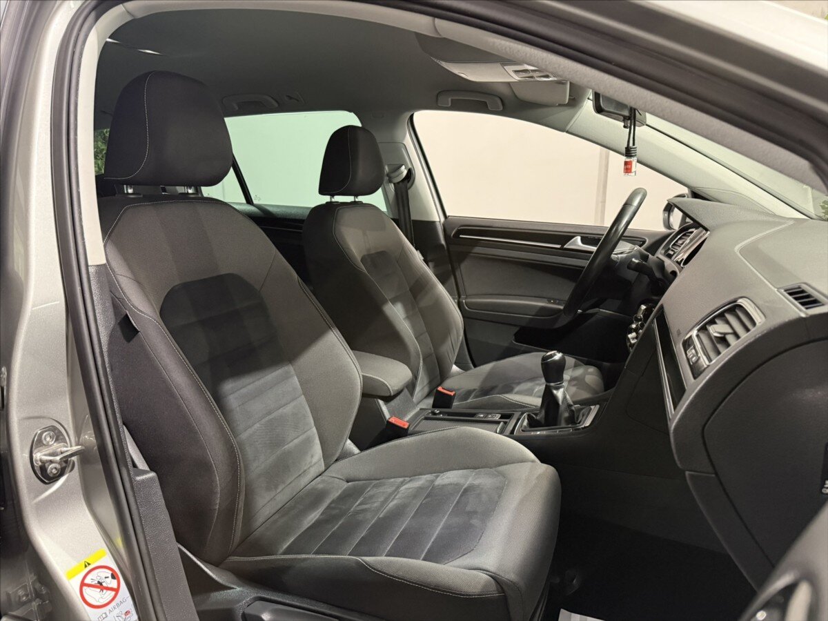 Volkswagen Golf Kombi 2,0 l 110 kw