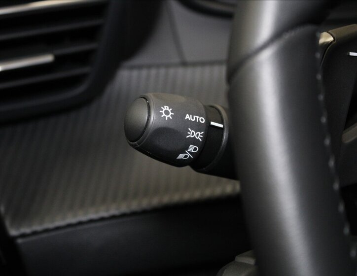 Peugeot 208 Hatchback 1,2 l 74 kw