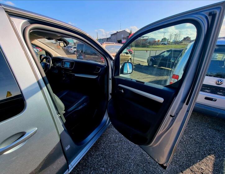 Peugeot Traveller 18