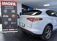 Alfa Romeo Stelvio 5