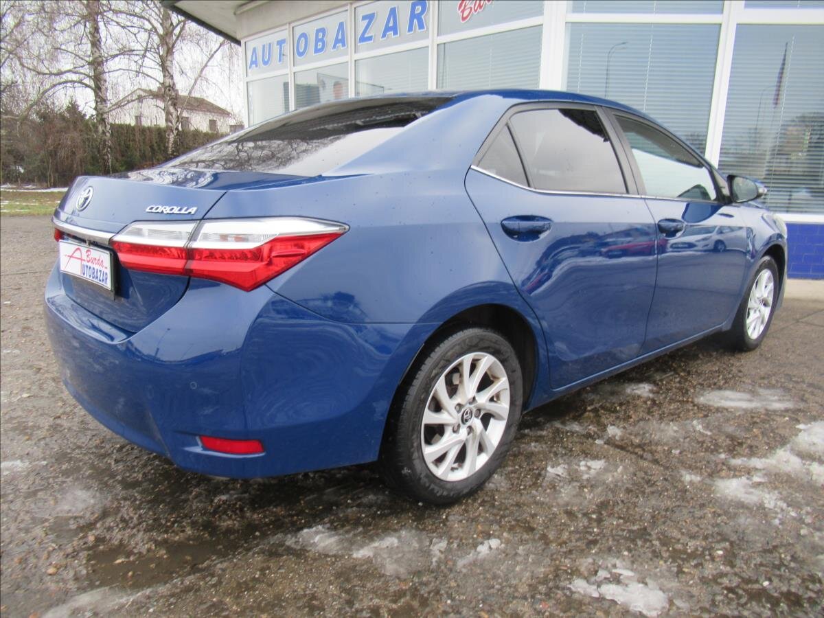 Toyota Corolla Sedan 1,6 l 97 kw
