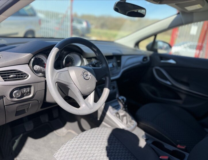 Opel Astra Hatchback 999,0 77 kw