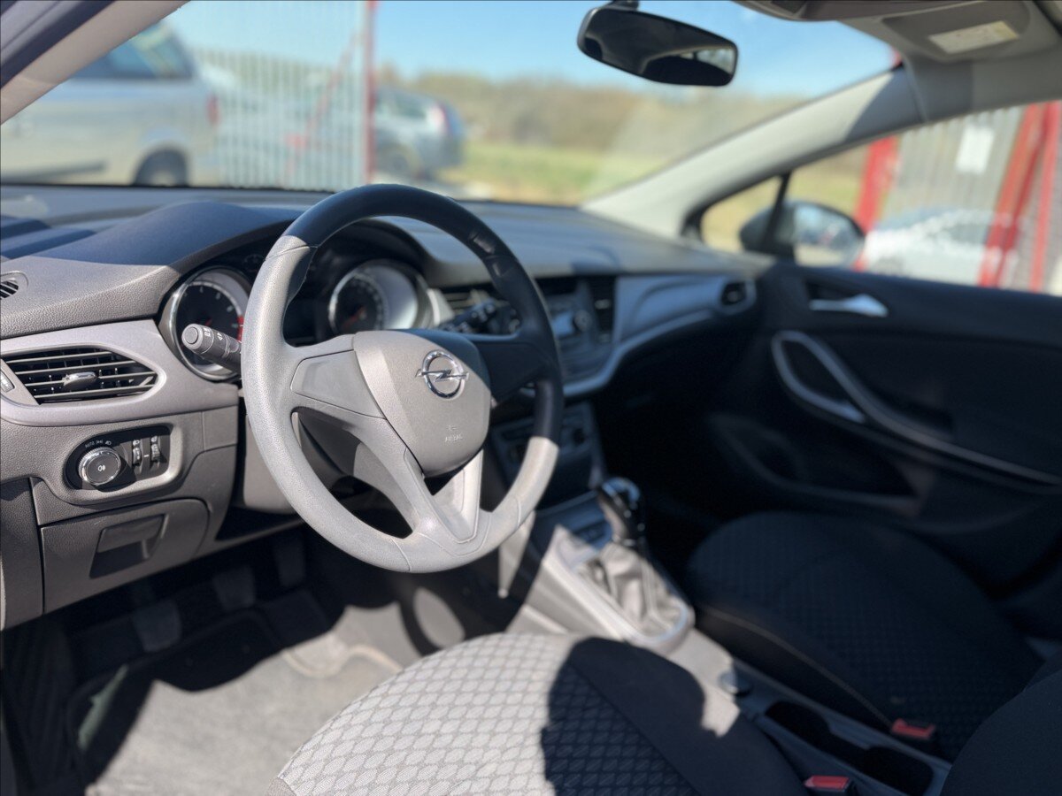 Opel Astra Hatchback 999,0 77 kw