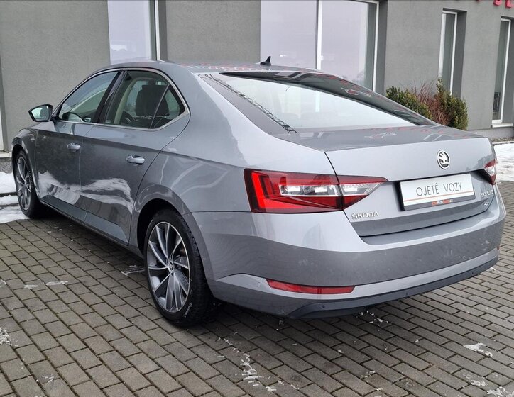 Škoda Superb Liftback 2,0 l 140 kw