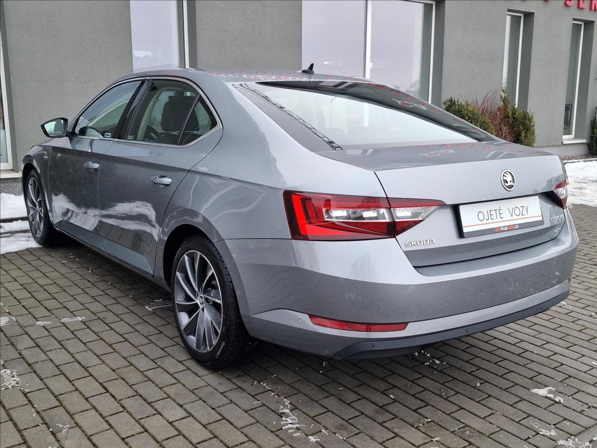 Škoda Superb Liftback 2,0 l 140 kw