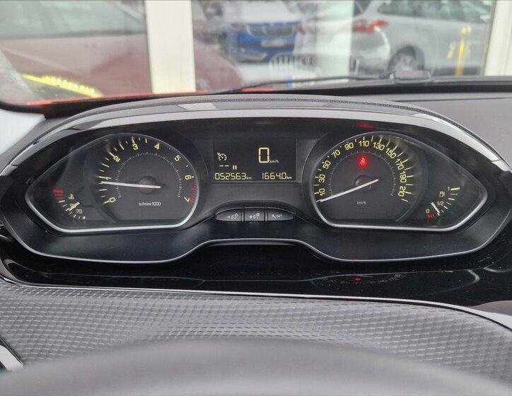 Peugeot 208 Hatchback 1,2 l 61 kw