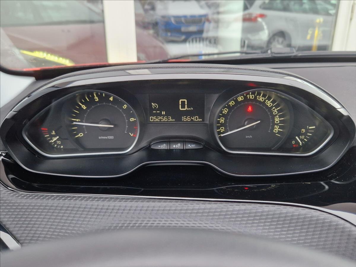 Peugeot 208 Hatchback 1,2 l 61 kw